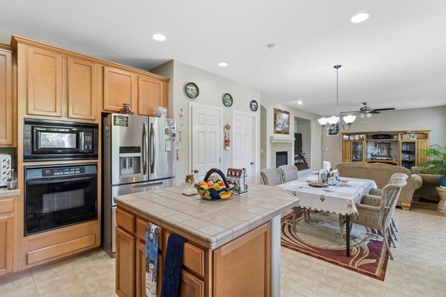 2857 MAYBROOK Dr, Sacramento, CA 95835