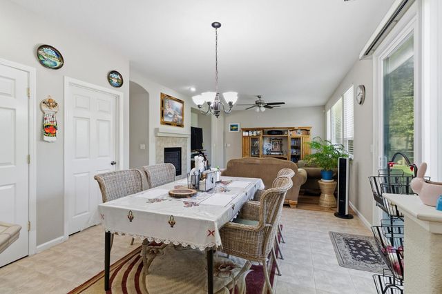 2857 MAYBROOK Dr, Sacramento, CA 95835