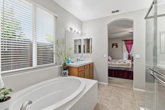 2857 MAYBROOK Dr, Sacramento, CA 95835