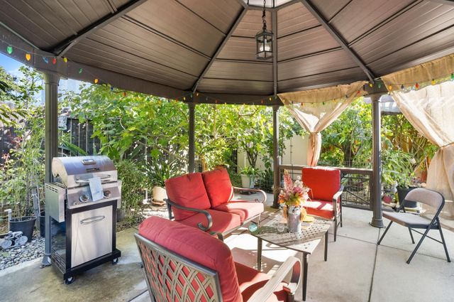 2857 MAYBROOK Dr, Sacramento, CA 95835