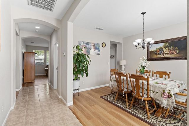 2857 MAYBROOK Dr, Sacramento, CA 95835