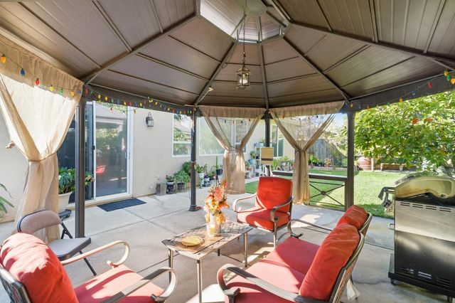 2857 MAYBROOK Dr, Sacramento, CA 95835