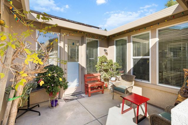 2857 MAYBROOK Dr, Sacramento, CA 95835