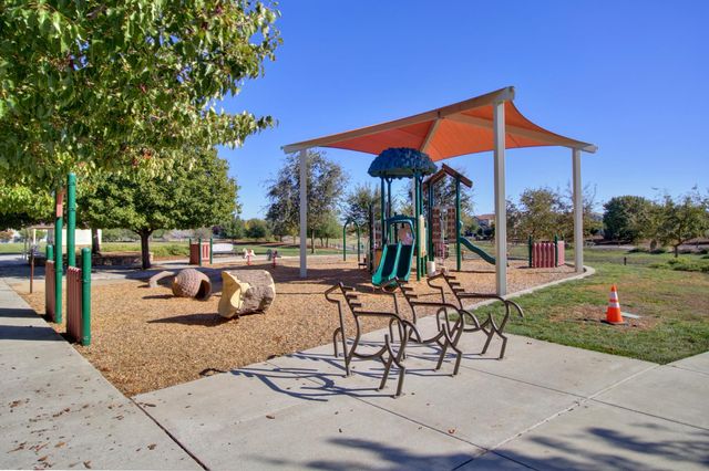 2857 MAYBROOK Dr, Sacramento, CA 95835