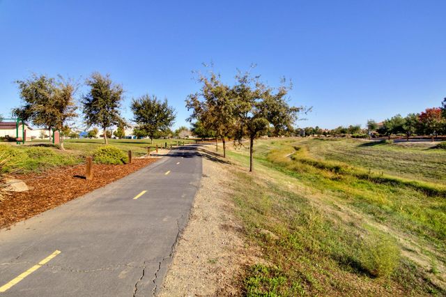 2857 MAYBROOK Dr, Sacramento, CA 95835