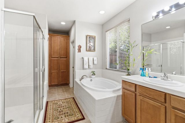 2857 MAYBROOK Dr, Sacramento, CA 95835