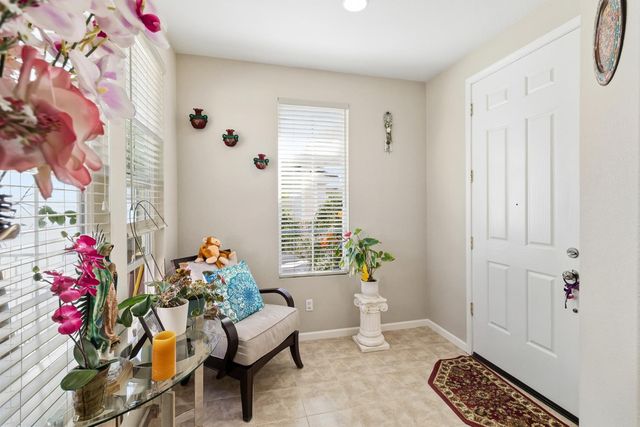 2857 MAYBROOK Dr, Sacramento, CA 95835