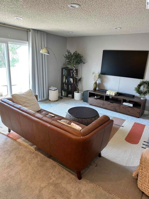 725 Auburn Pl, Hayward, CA 94544