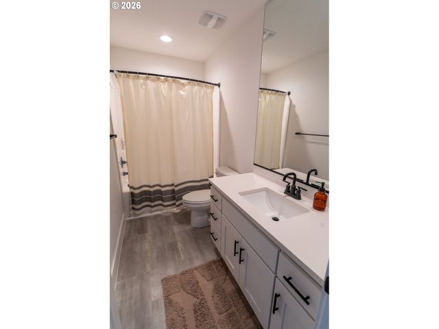 11870 Se HORSE TAIL FALLS Way, Happy Valley, OR 97086