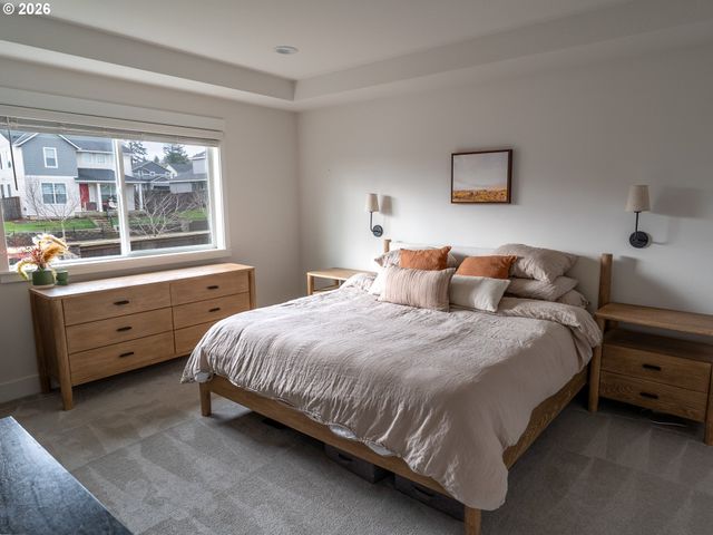 11870 Se HORSE TAIL FALLS Way, Happy Valley, OR 97086