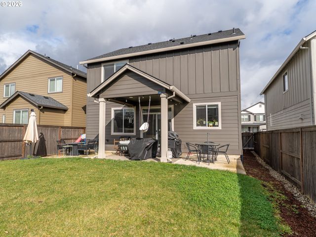 11870 Se HORSE TAIL FALLS Way, Happy Valley, OR 97086