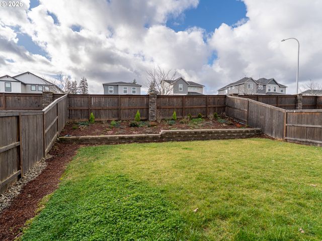 11870 Se HORSE TAIL FALLS Way, Happy Valley, OR 97086