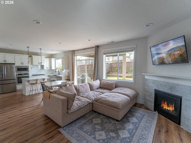 11870 Se HORSE TAIL FALLS Way, Happy Valley, OR 97086