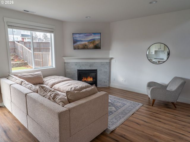 11870 Se HORSE TAIL FALLS Way, Happy Valley, OR 97086