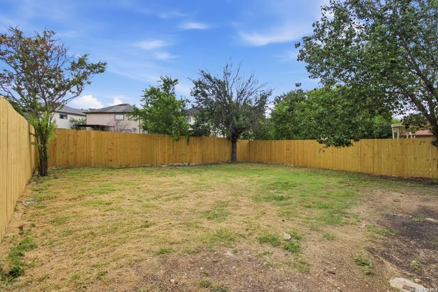 6619 BARTON ROCK RD, San Antonio, TX 78239