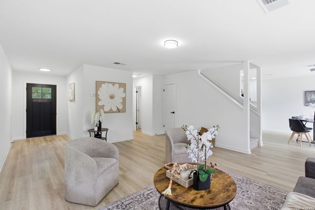 6619 BARTON ROCK RD, San Antonio, TX 78239