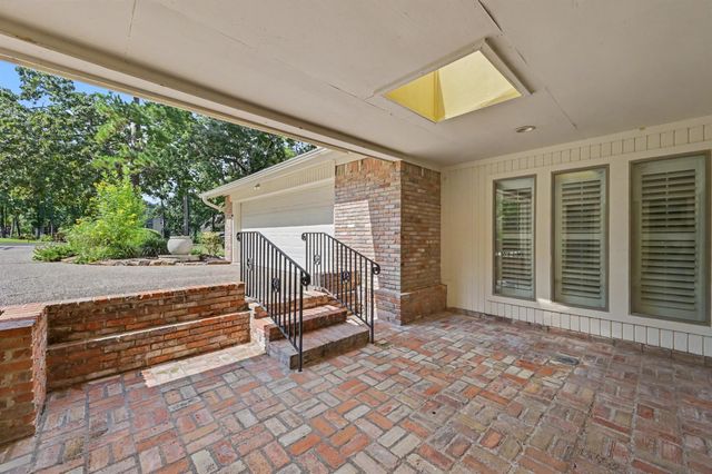 23 Amherst Court, Conroe, TX 77304