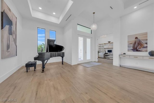 18018 Greenwood DR, Naples, FL 34114