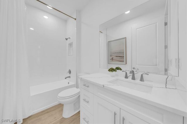 18018 Greenwood DR, Naples, FL 34114