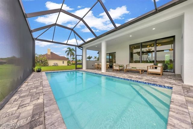 18018 Greenwood DR, Naples, FL 34114