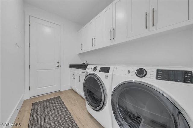 18018 Greenwood DR, Naples, FL 34114