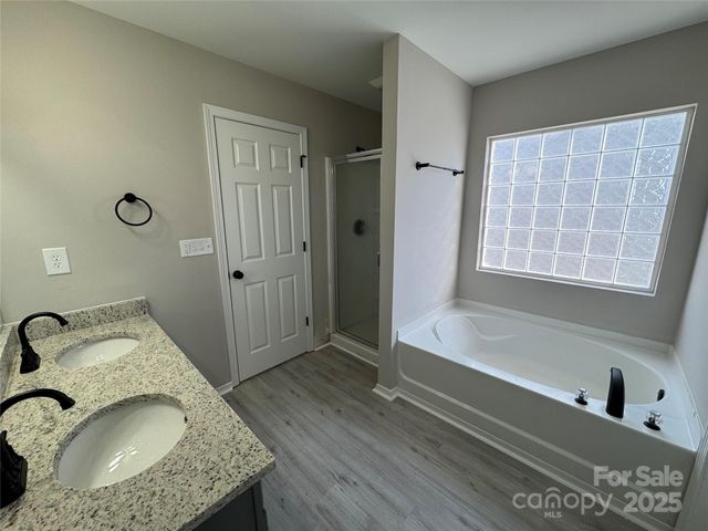 9019 Newfield Street, Charlotte, NC 28216