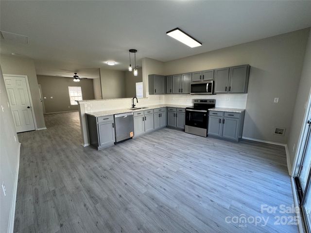 9019 Newfield Street, Charlotte, NC 28216