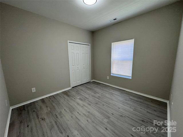 9019 Newfield Street, Charlotte, NC 28216