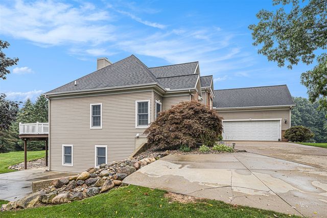 4849 Indian Creek Drive, Jackson, MI 49201