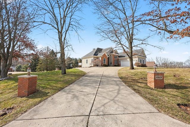 4849 Indian Creek Drive, Jackson, MI 49201