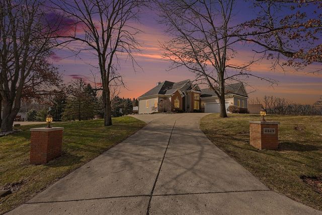 4849 Indian Creek Drive, Jackson, MI 49201