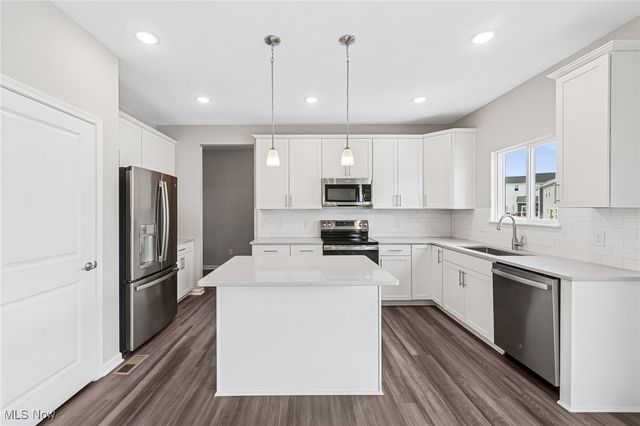 3382 Buckeye Trail, Green, OH 44685