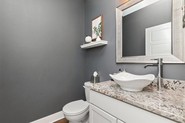 14308 Oakwood Drive, Urbandale, IA 50323