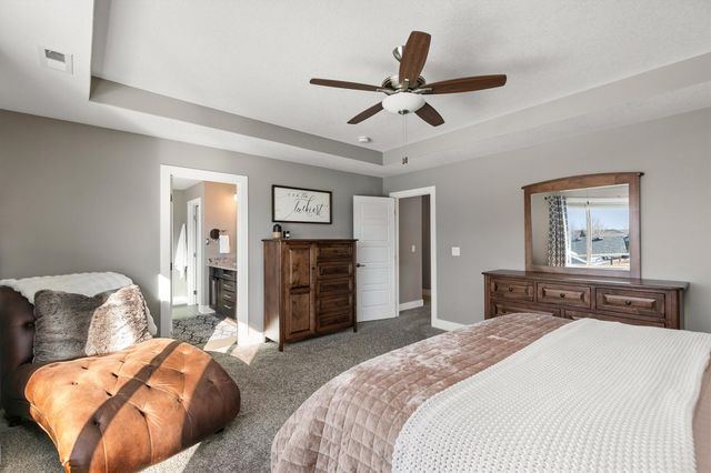 14308 Oakwood Drive, Urbandale, IA 50323