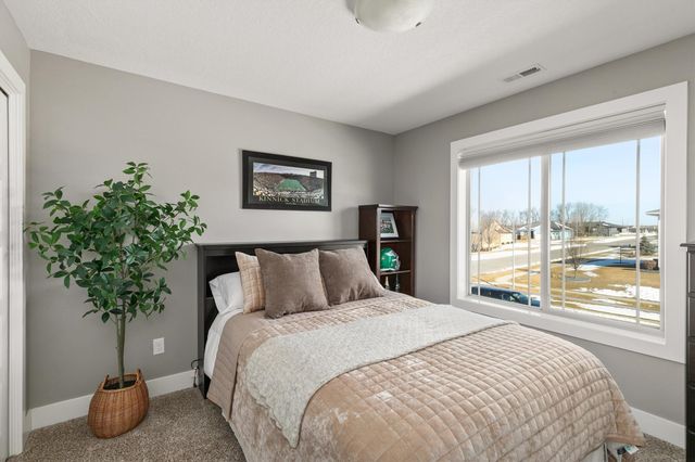 14308 Oakwood Drive, Urbandale, IA 50323