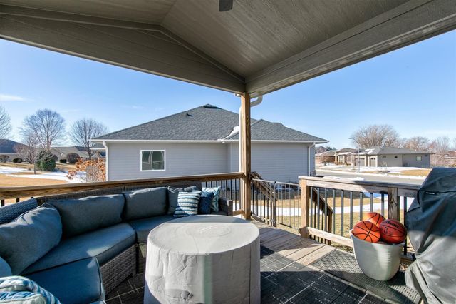 14308 Oakwood Drive, Urbandale, IA 50323