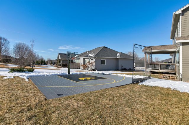 14308 Oakwood Drive, Urbandale, IA 50323