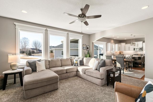 14308 Oakwood Drive, Urbandale, IA 50323