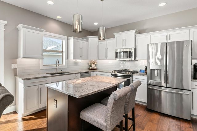 14308 Oakwood Drive, Urbandale, IA 50323