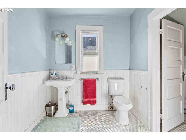 3027 Se BELMONT St, Portland, OR 97214