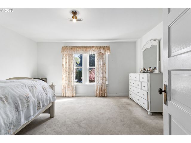 3027 Se BELMONT St, Portland, OR 97214