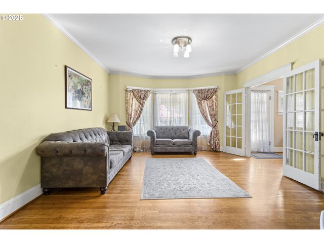 3027 Se BELMONT St, Portland, OR 97214