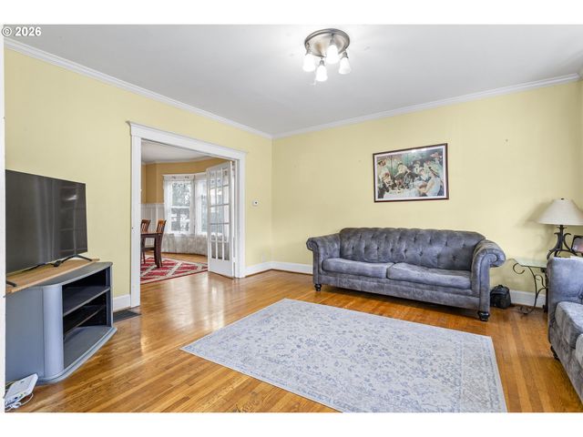 3027 Se BELMONT St, Portland, OR 97214