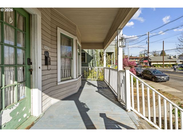 3027 Se BELMONT St, Portland, OR 97214