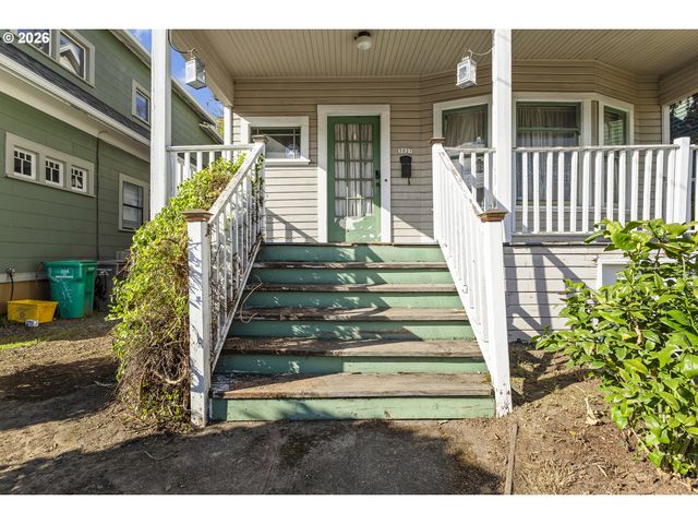 3027 Se BELMONT St, Portland, OR 97214