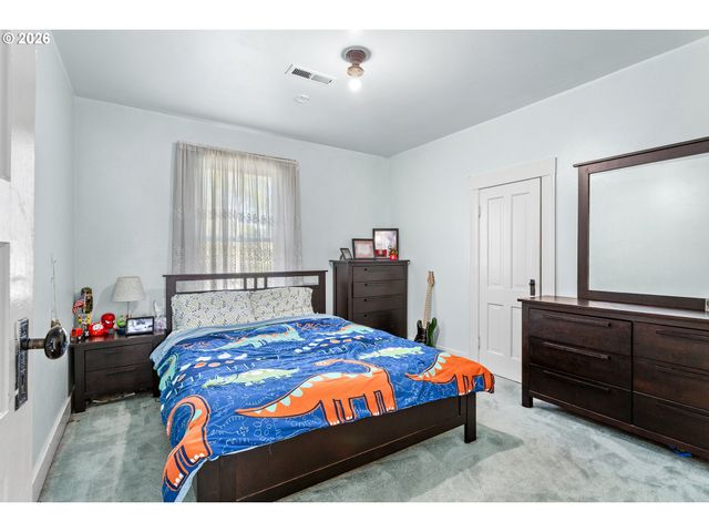 3027 Se BELMONT St, Portland, OR 97214