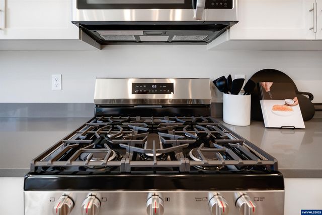 535 Withers Ct SE, Albany, OR 97322