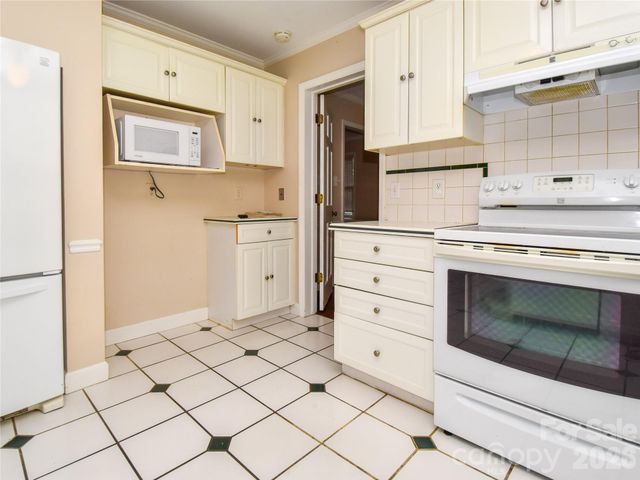 792 Reaford Road, Winston Salem, NC 27104