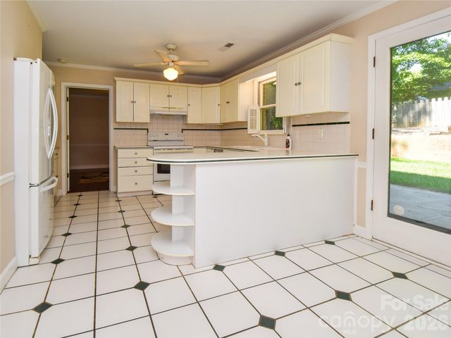 792 Reaford Road, Winston Salem, NC 27104