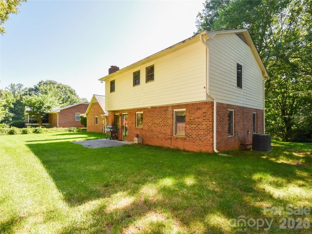792 Reaford Road, Winston Salem, NC 27104